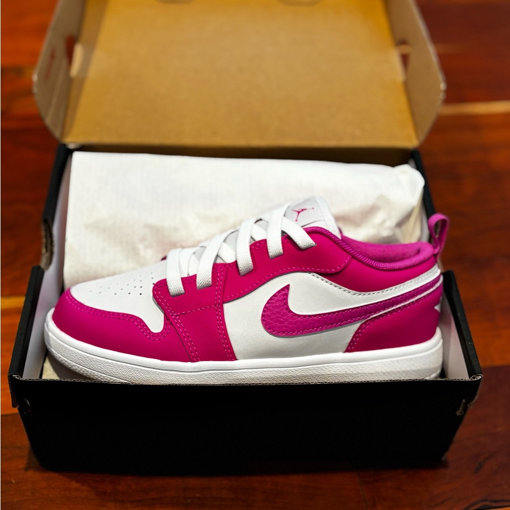Nike Air Jordan 1 Low-Top Sneakers in Hot Pink and White - Picture 3 of 6